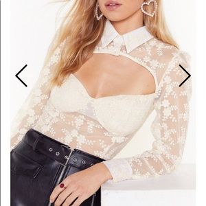 FLORAL MESH CUT OUT BLOUSE